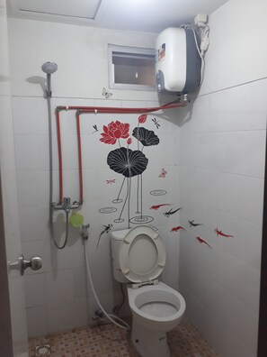 Shower - Apartment The Suites Metro by Herlan (Bandung)