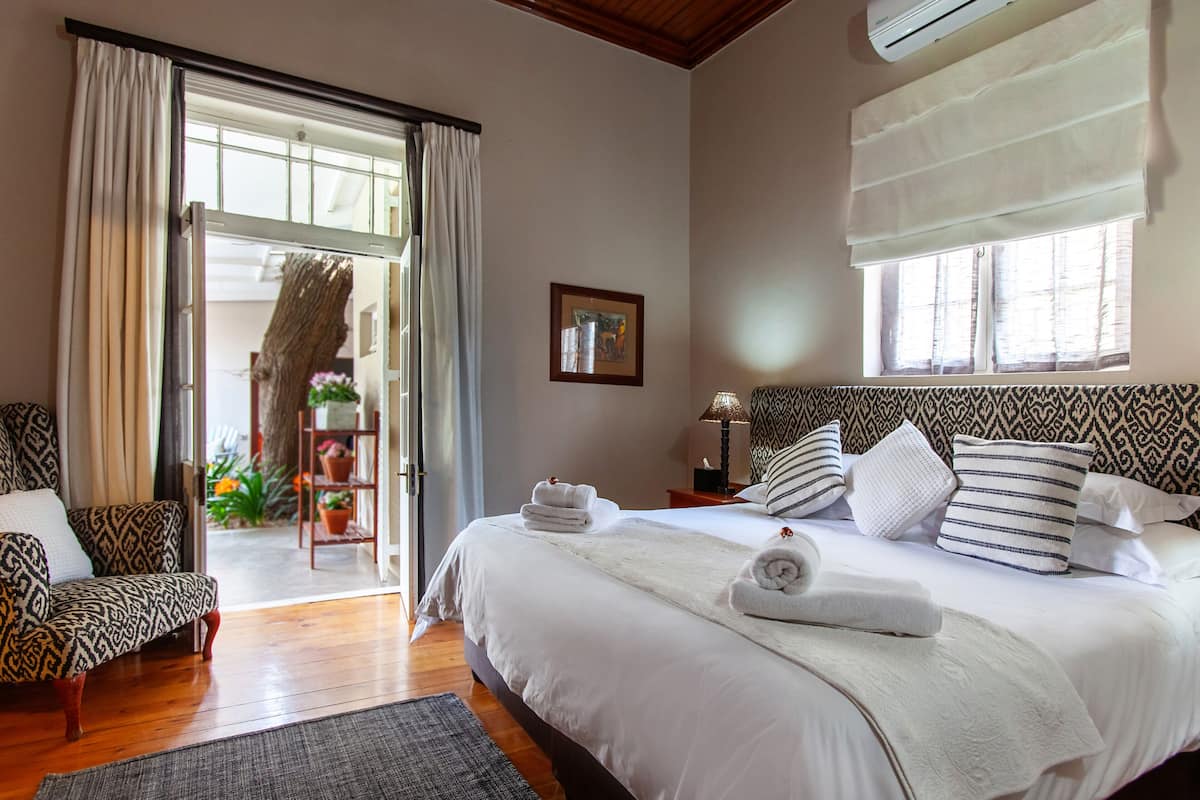 Quarto casal ou duplo superluxo (Room 7) | Roupas de cama premium, camas Select Comfort, cofres nos quartos