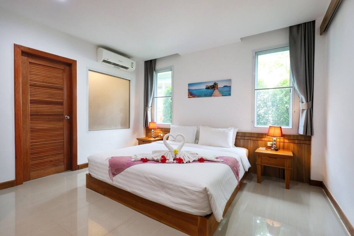 Deluxe Beachfront | โต๊ะทำงาน, ผ้าม่านกันแสง, Wi-Fi ฟรี, ผ้าปูที่นอน