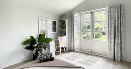 Te Horo Garden Cottage