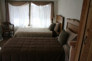 Room - Casa Abuela~2 Bedroom Adobe with Cedar Hot Tub: Perfect for Families (Santa Fe)