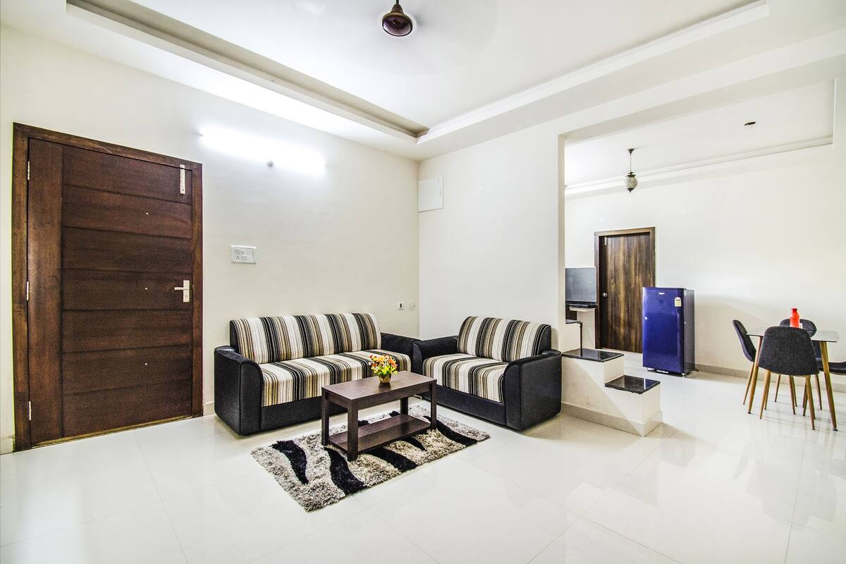 Phòng Deluxe, 1 giường đôi, không hút thuốc | Bộ đồ giường cao cấp, bàn, giường gấp/giường phụ (phụ phí)