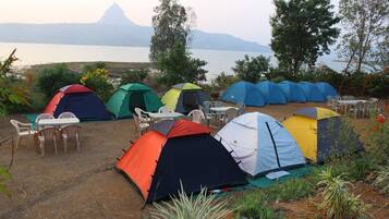 Tenda, Beberapa Tempat Tidur, Bebas Asap Rokok, pemandangan danau