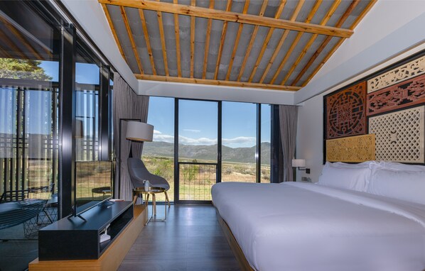 Exclusive-Suite | Minibar, Zimmersafe, Schreibtisch, Verdunkelungsvorhänge