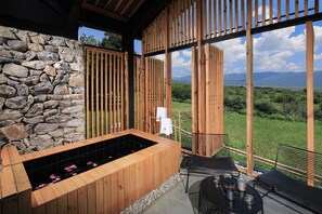 Bañera de hidromasaje privada