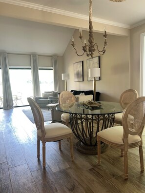 Dining - Palmetto Dunes 🏝Inverness Village  (Hilton Head Island)