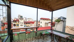 Terrace/patio - Halley Hostel (Hanoi)