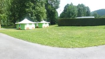 Área de juegos infantiles al aire libre