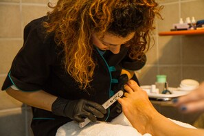 Körperbehandlungen, Tiefengewebe-Massagen, Sportmassagen