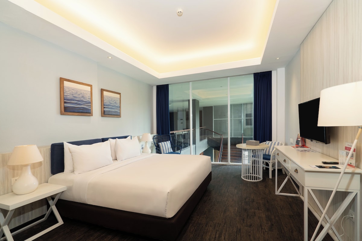 Superior King No View | Minibar, in-room safe, desk, WiFi (free)