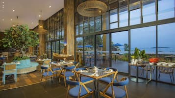 2 restaurants servant le petit déjeuner