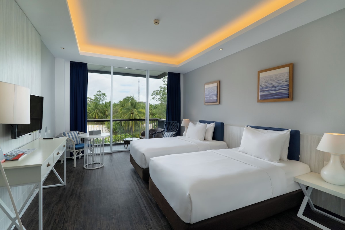 Deluxe Twin Garden View | Minibar, in-room safe, desk, WiFi (free)
