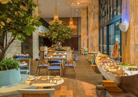 2 restaurants, breakfast served