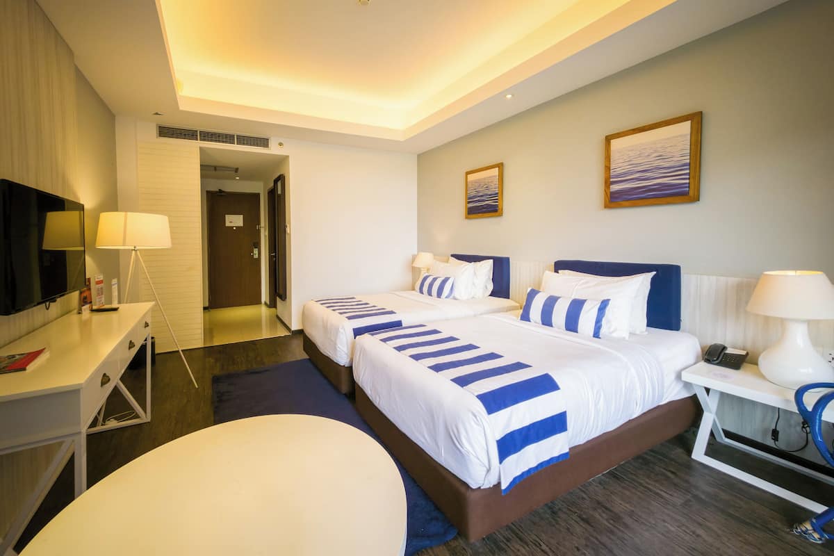Superior Twin Room No View | Minibar, in-room safe, desk, free WiFi
