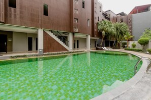 Outdoor pool - The Kris BangTao by Lofty (Choeng Thale)