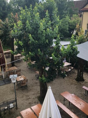 Outdoor dining - Klosterhof (Adelberg)