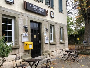 Lunch and dinner served - Klosterhof (Adelberg)