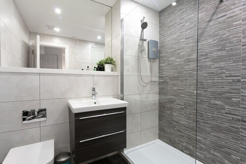 Forbes Retreat - Donnini Apartments