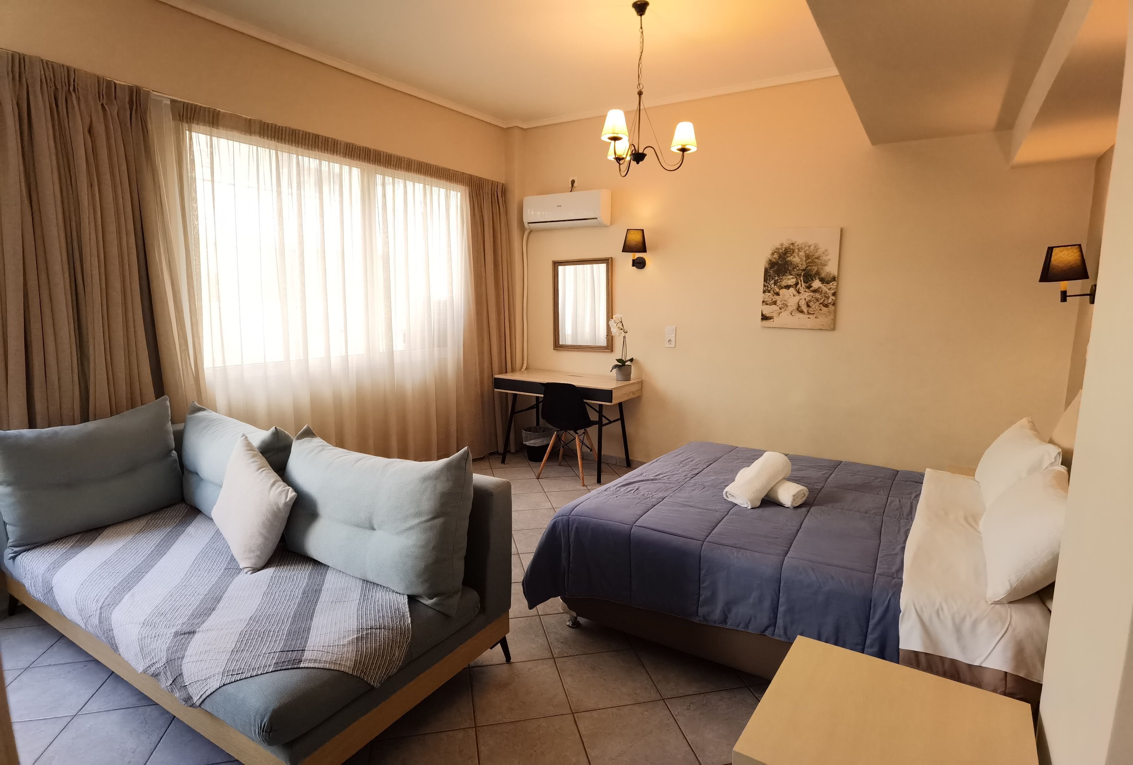 deluxe double room | desk, soundproofing, iron/ironing board, cots/infant beds