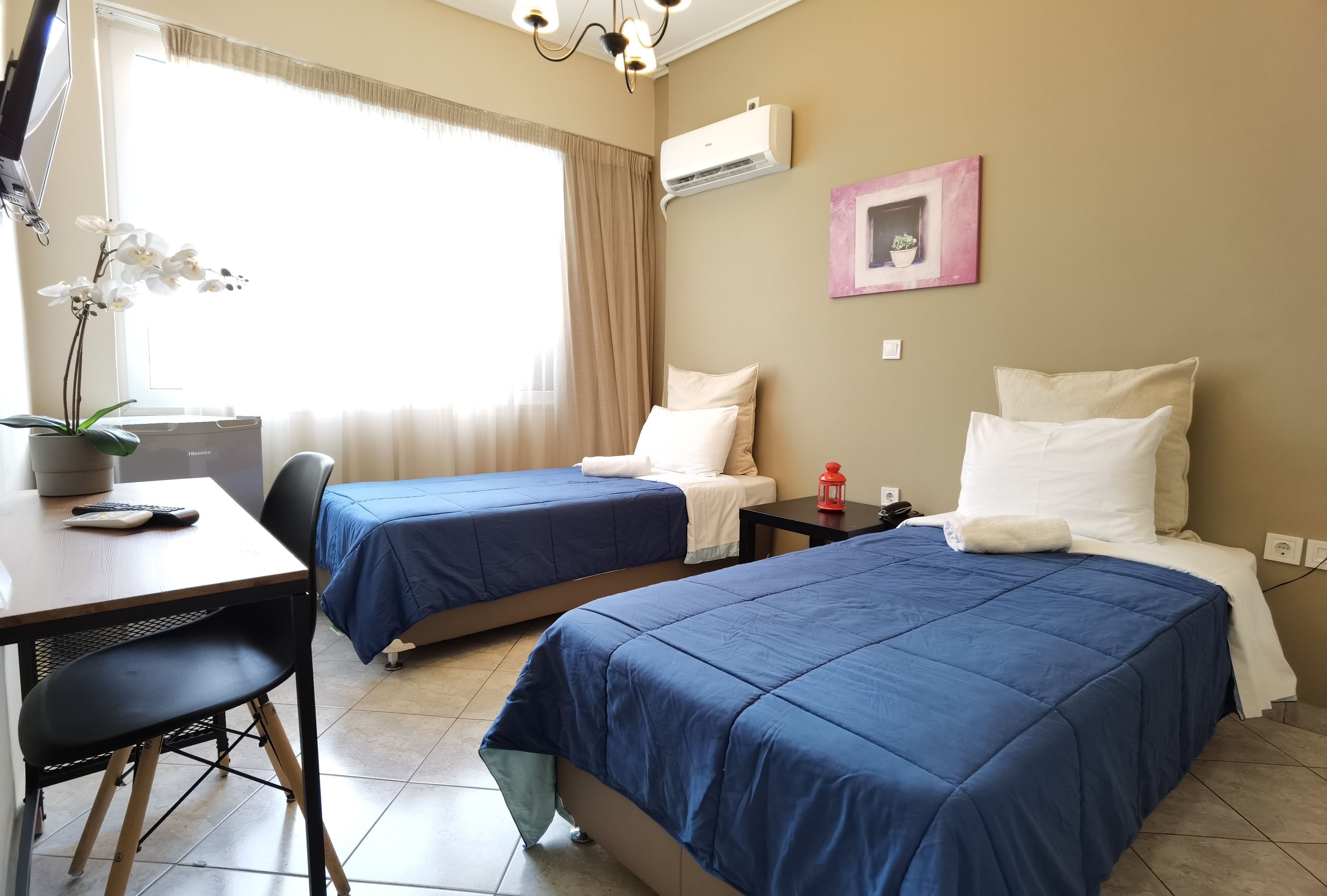 twin room | desk, soundproofing, iron/ironing board, cots/infant beds