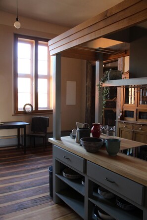 Grand Condo, Multiple Beds, Non Smoking | Private kitchen | Fridge, stovetop, electric kettle, toaster - Lindstedter Gutsstuben (Gardelegen)