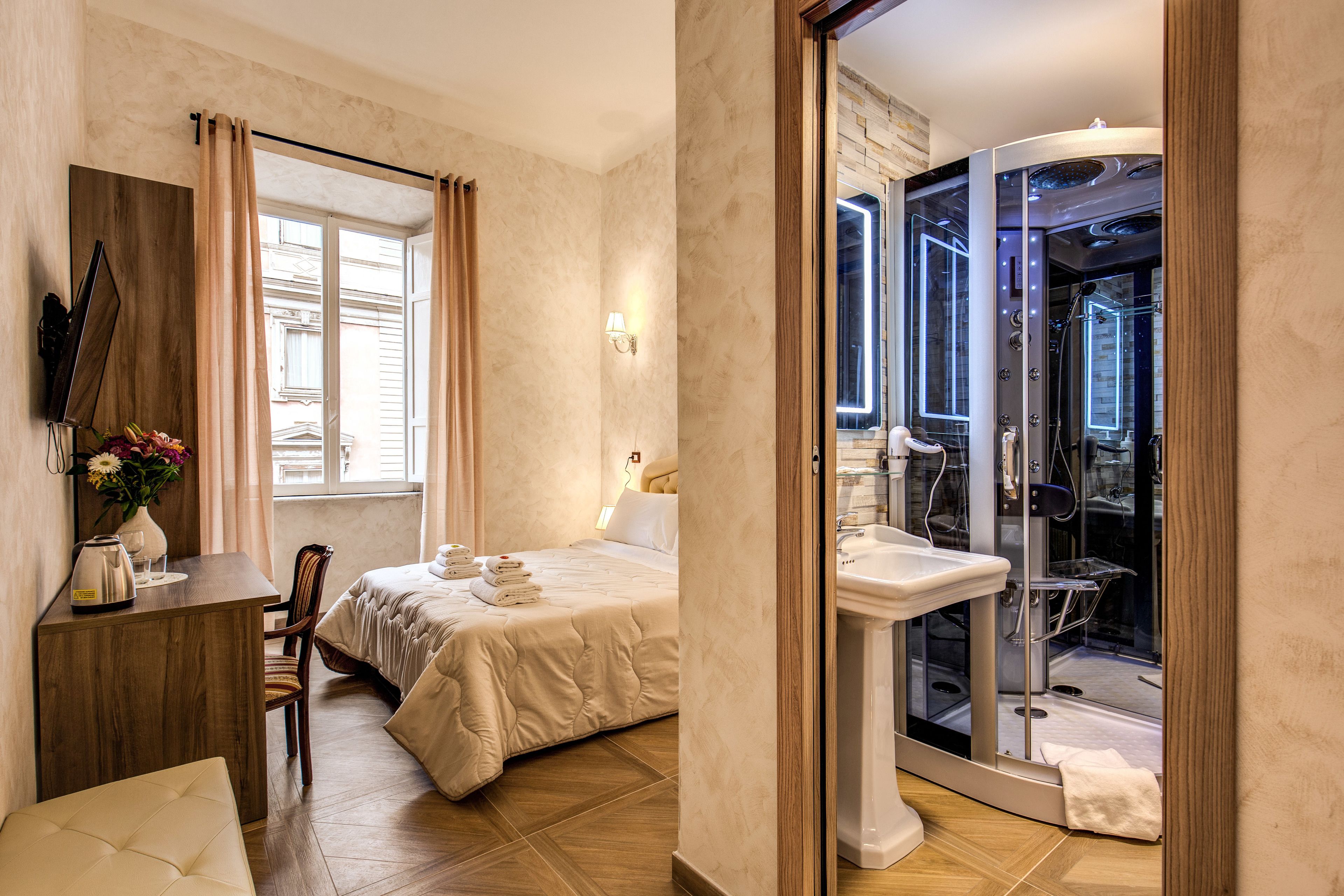 Habitación triple Deluxe | Escritorio, espacio para trabajar con un portátil, wifi gratis