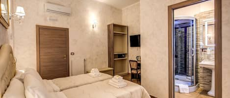 Deluxe Double Room | Desk, free cots/infant beds, free WiFi, bed sheets