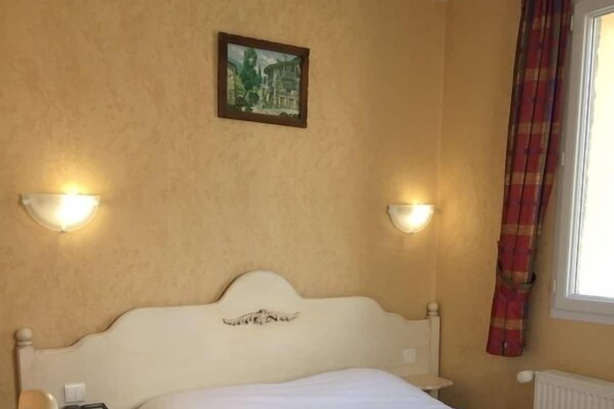 Comfort Double Room, 1 King Bed | Premium bedding, desk, blackout curtains, soundproofing