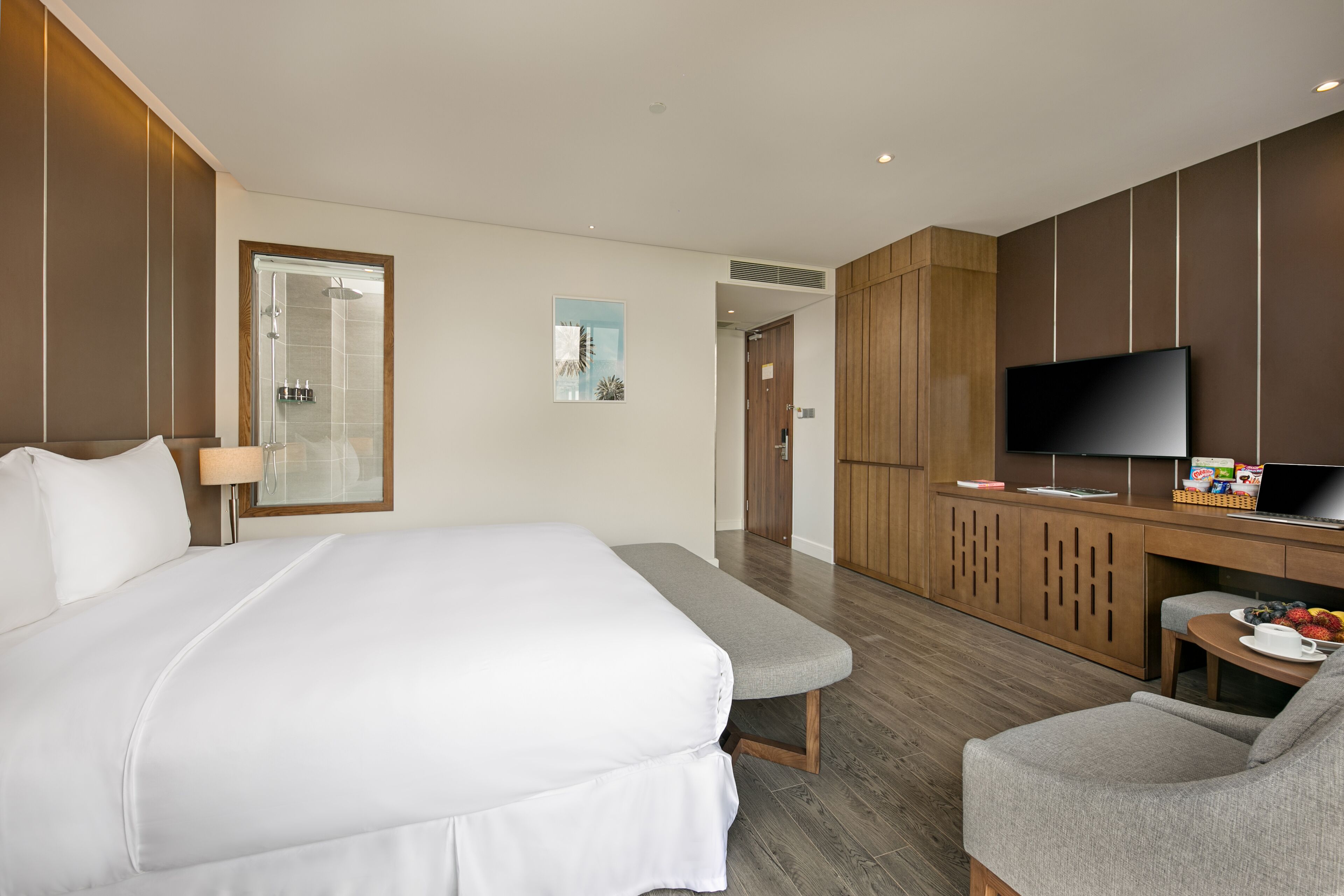 1 bedroom, premium bedding, down duvets, select comfort beds