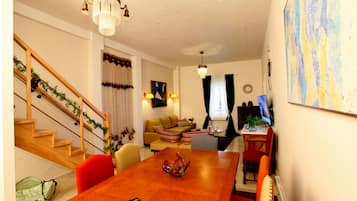 Villa, 4 Bedrooms | Living area | Smart TV, Netflix