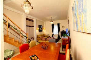 Villa, 4 chambres | Coin séjour | TV connectée, Netflix