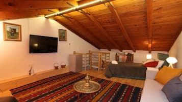 4 habitaciones, escritorio, tabla de planchar con plancha y wifi gratis