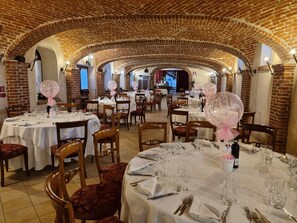 Breakfast and dinner served, Italian cuisine - Tenuta Canta (Volvera)