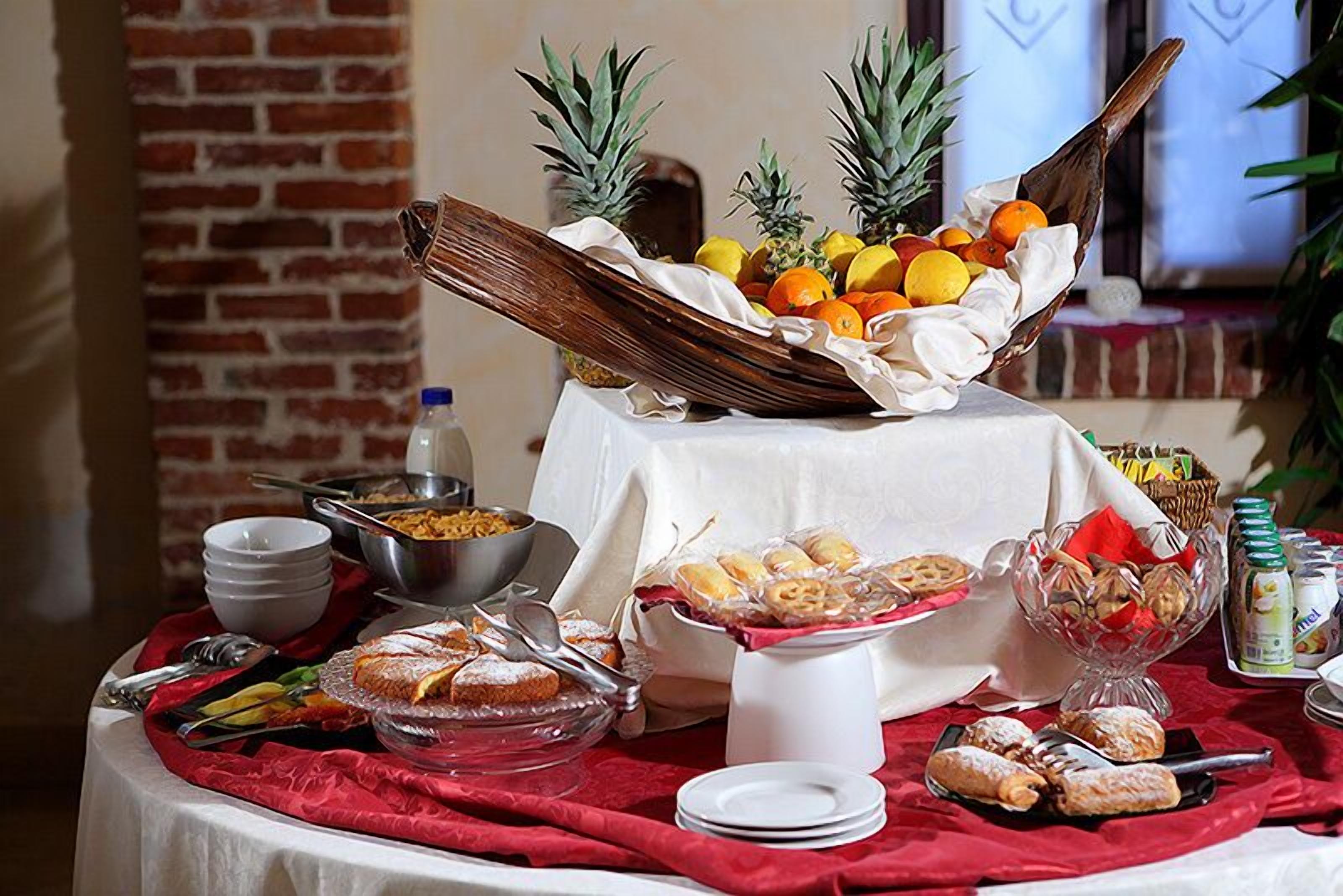 Colazione a buffet inclusa, servita tutte le mattine 