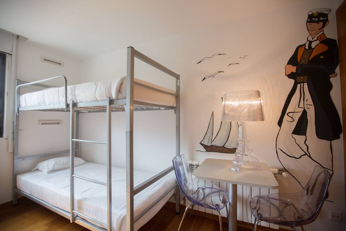 Blackout curtains, free WiFi, bed sheets