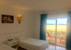 Minibar, in-room safe, individually decorated, blackout drapes - Sharm El Naga Resort and Diving Center (Soma Bay)