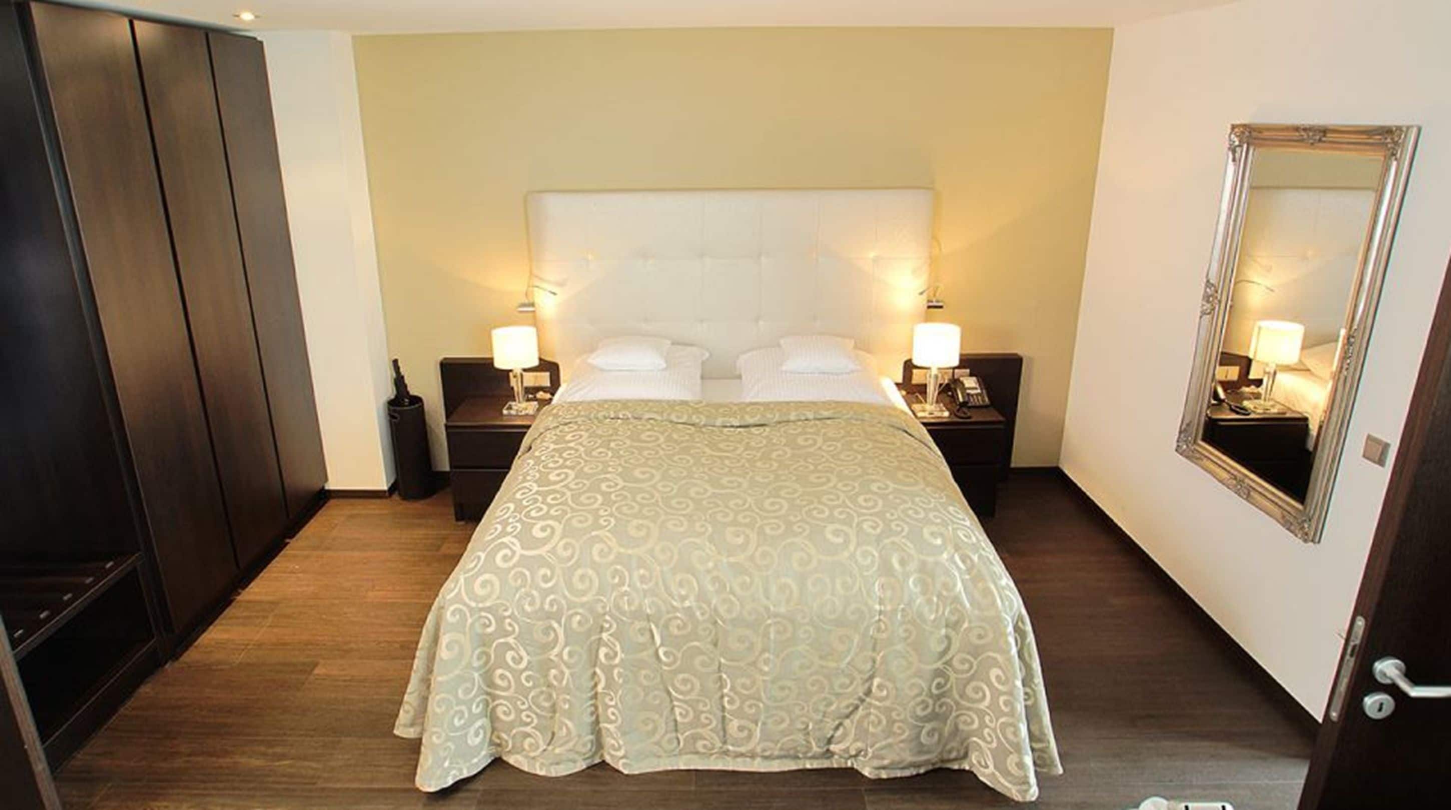 1 bedroom, hypo-allergenic bedding, in-room safe, desk