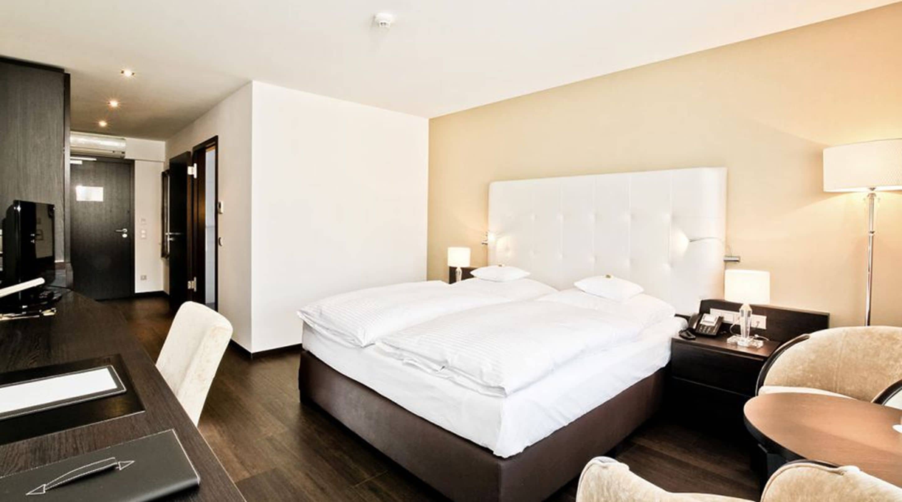 1 bedroom, hypo-allergenic bedding, in-room safe, desk