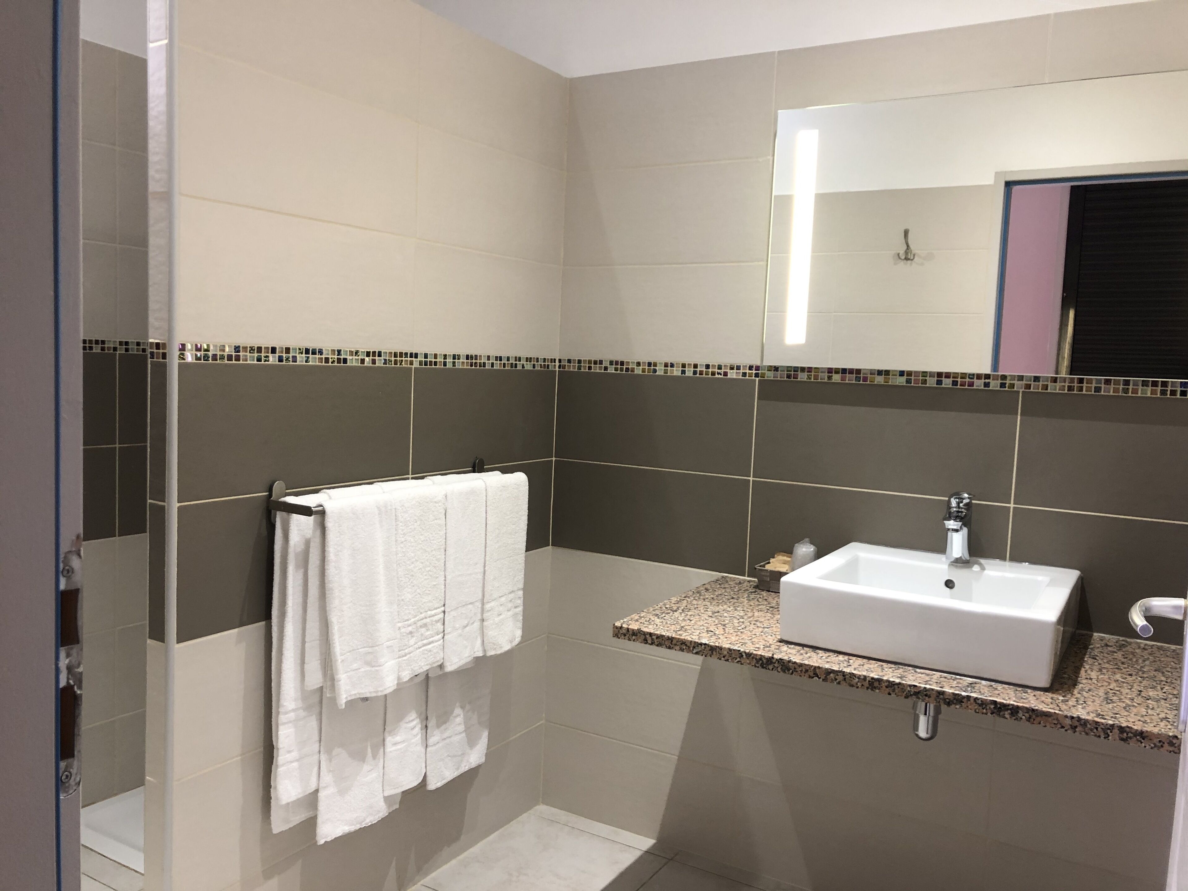 double room | bathroom | free toiletries, hair dryer, towels