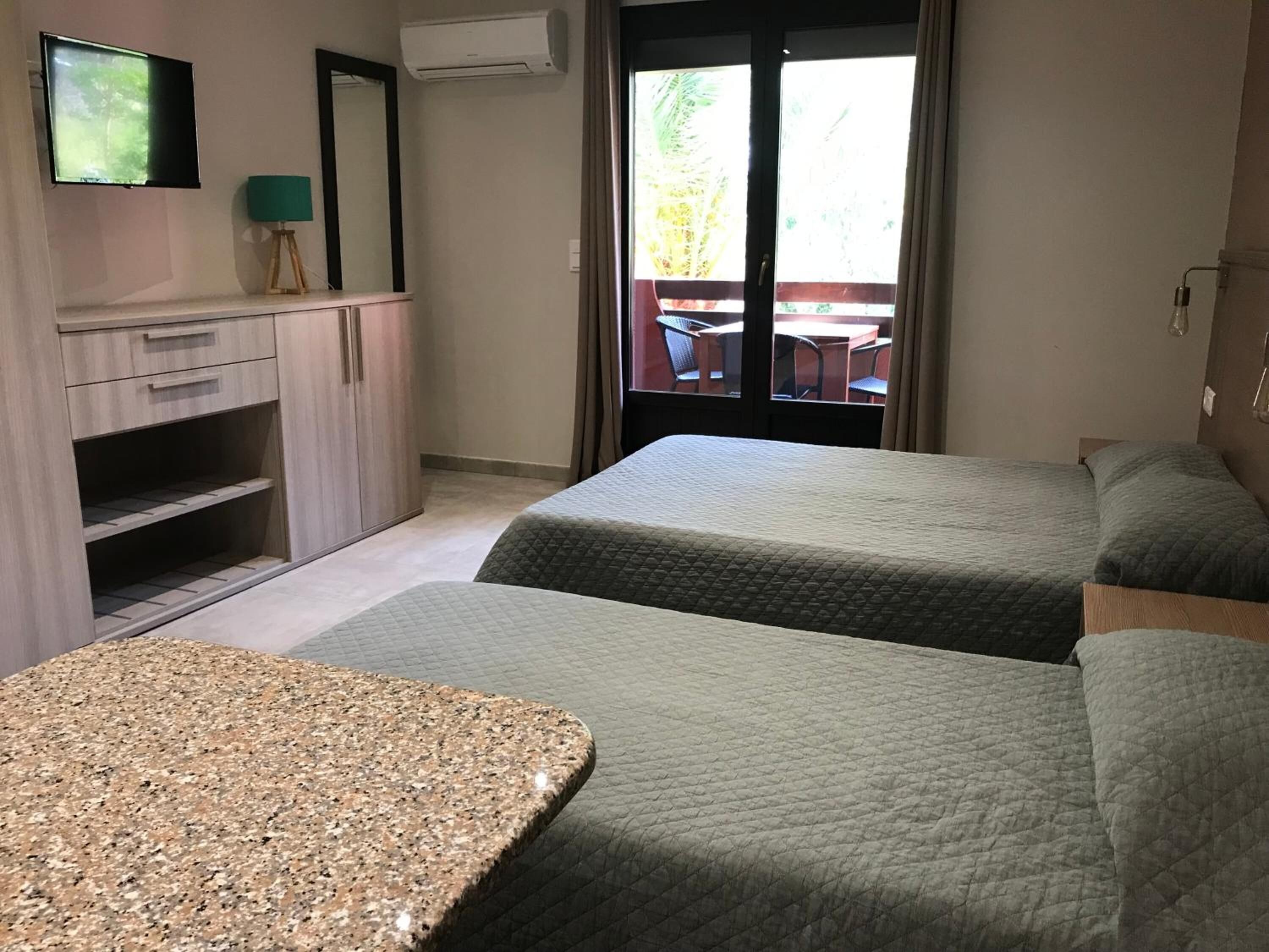 1 bedroom, individually decorated, individually furnished, desk