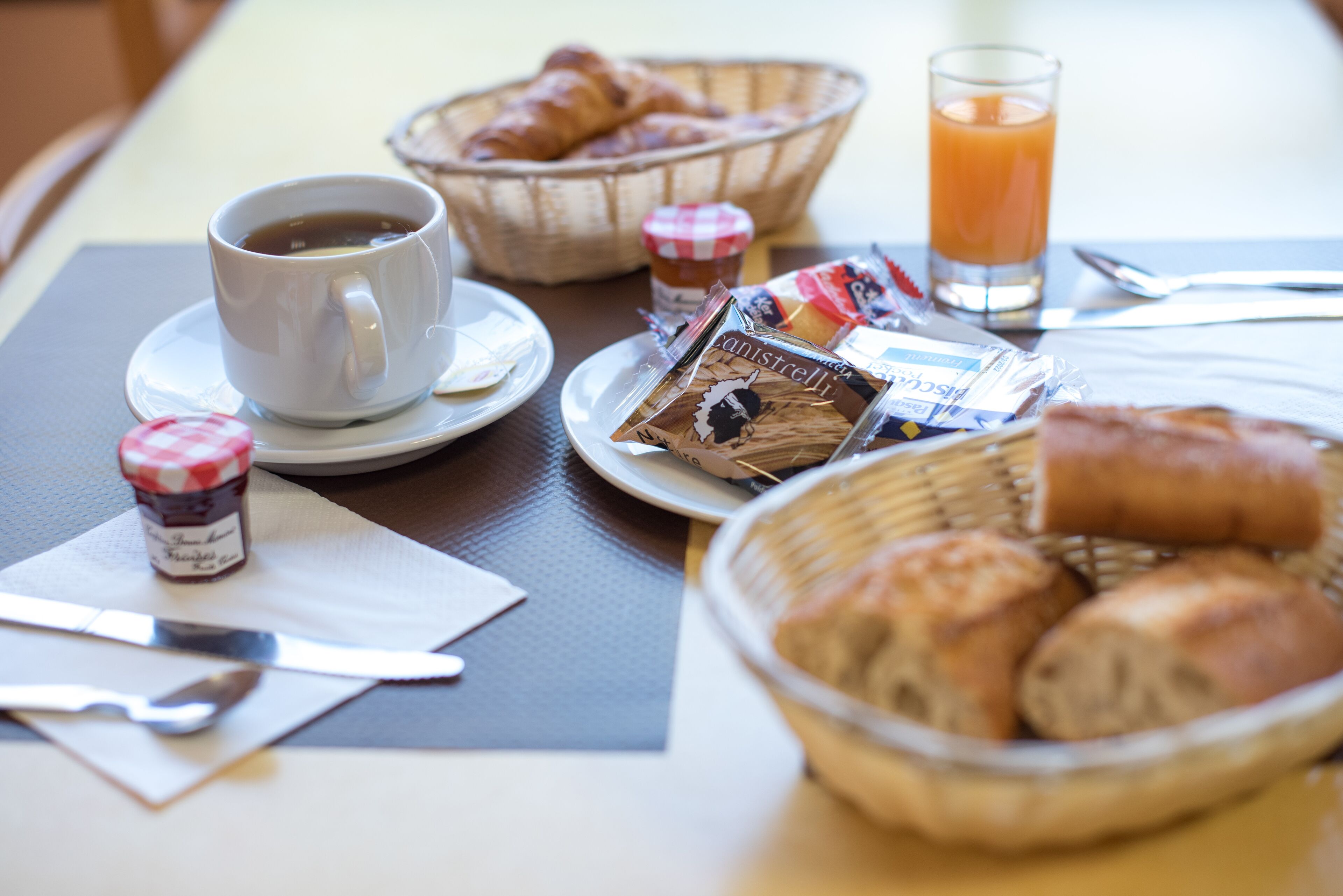 daily buffet breakfast (eur 12.90 per person)