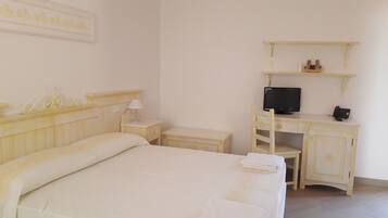 Zimmersafe, Schreibtisch, schallisolierte Zimmer, kostenloses WLAN