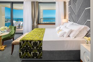 Luxury suite (Sea front, Balcony, Jacuzzi) | 1 bedroom, Egyptian cotton sheets, premium bedding, minibar - Hotel Villa Harmony (Split)