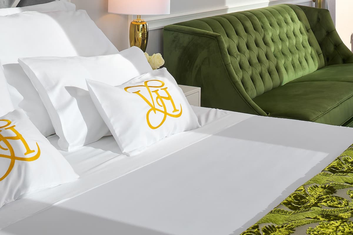 Garden Deluxe suite (Sea front, Balcony, Jacuzzi) | 1 soverom, sengetøy i egyptisk bomull og sengetøy av topp kvalitet