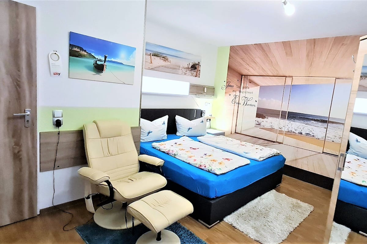 Luxury Double Room, Non Smoking, Refrigerator & Microwave | 1 bedroom, individually decorated, desk, laptop workspace