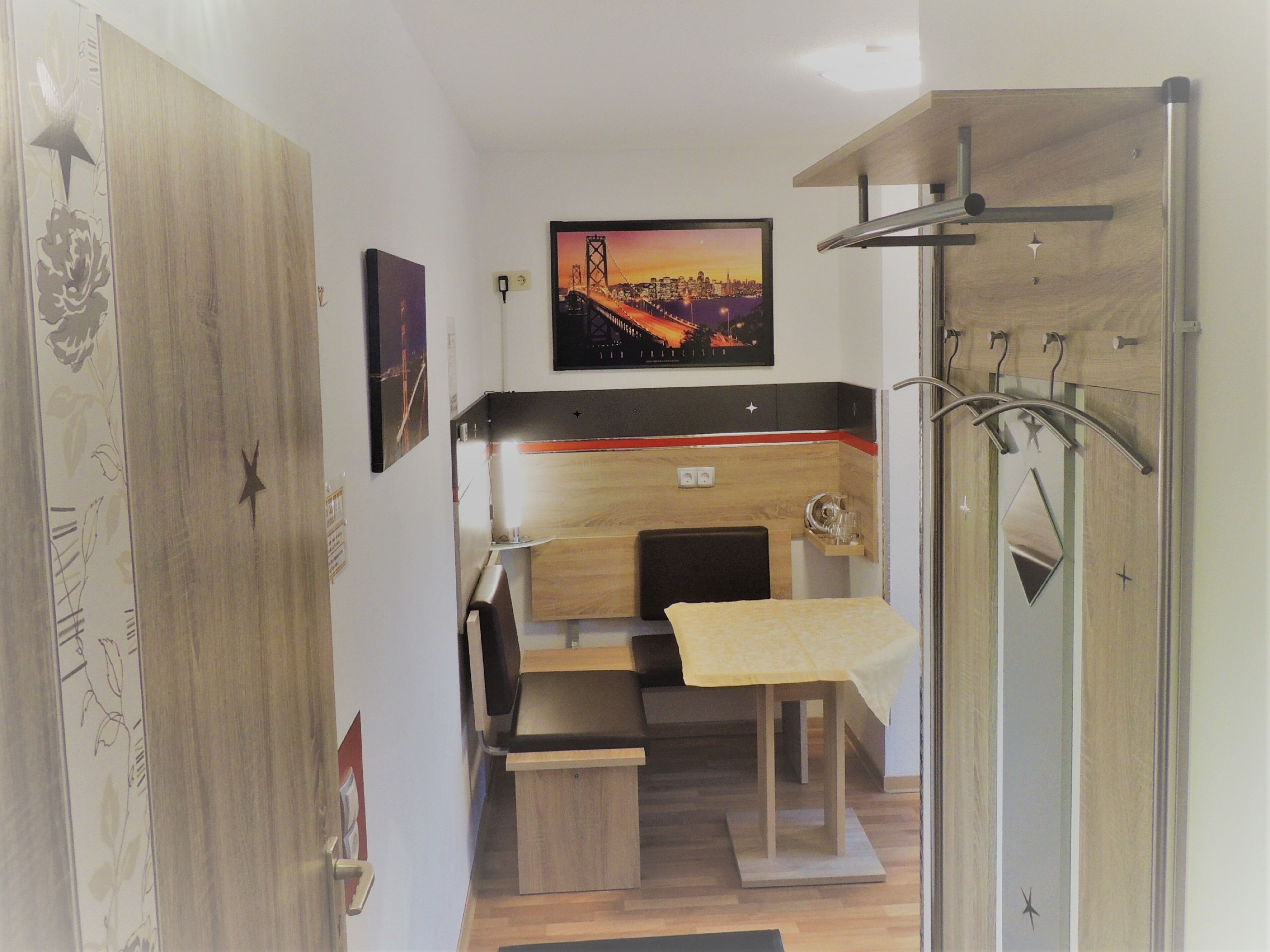 city suite, 1 bedroom, kitchen | in-room dining