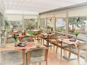 Breakfast area - Hotel Garni 4U (Rodenbach)