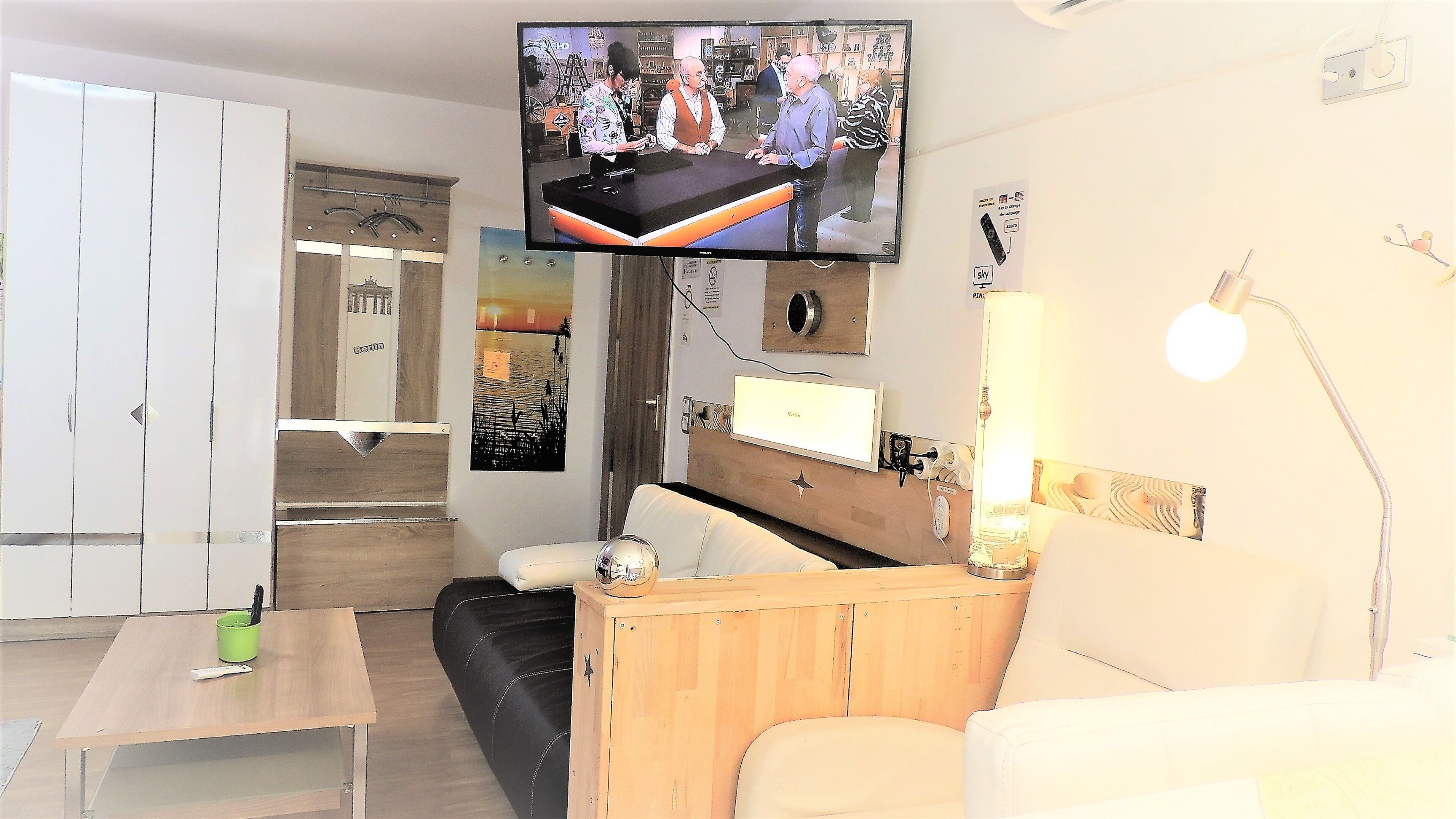 city suite, 1 bedroom, kitchen | living area | 32-inch flat-screen tv with cable channels, tv, ping pong