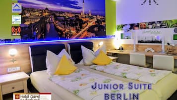 City Suite, 1 Bedroom, Kitchen | Desk, laptop workspace, blackout curtains, soundproofing