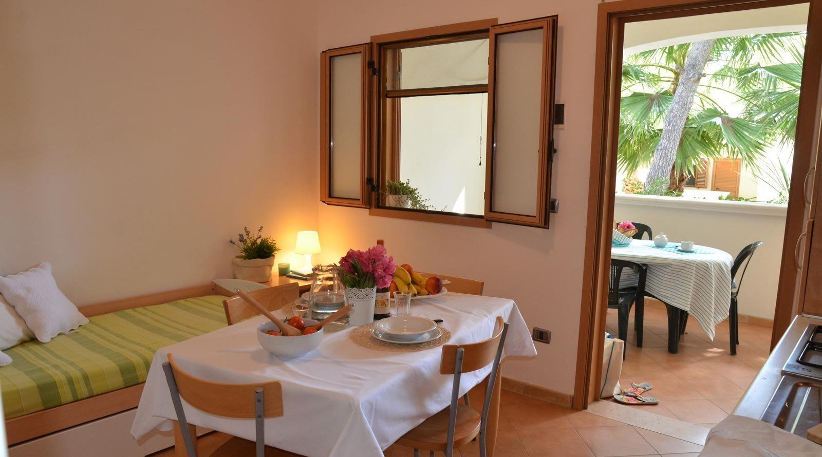 平房, 2 间卧室, 花园景观 | 起居区